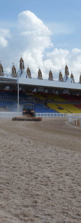 MAINTENANCE DES TERRAINS HIPPIQUES ET ÉQUESTRES